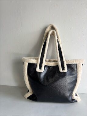 Kelly & Katie Black Tote with Cream Shearling Trim